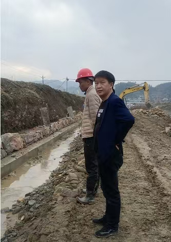 "从‘小老板’到‘领头雁’：一个人大代表的乡村振兴答卷"